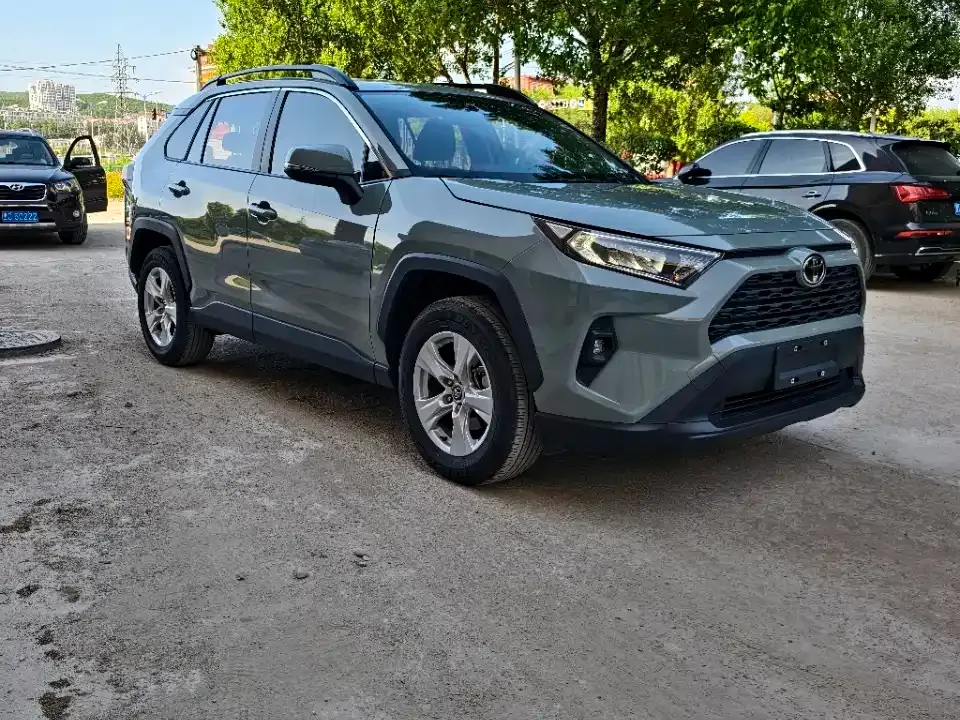 Toyota RAV4 — фото 3