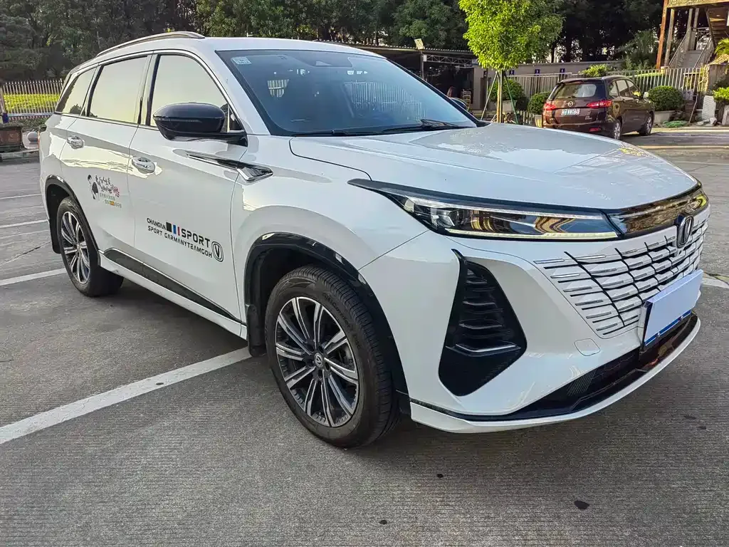 Changan CS75PLUS — фото 3