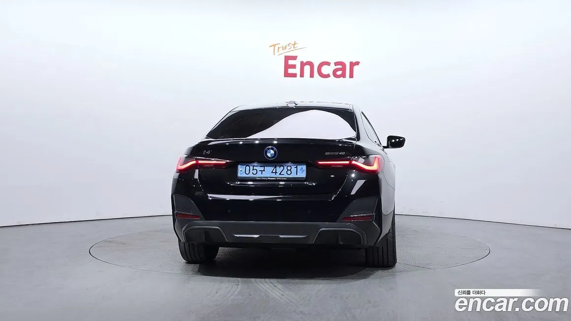 BMW i4 — фото 4