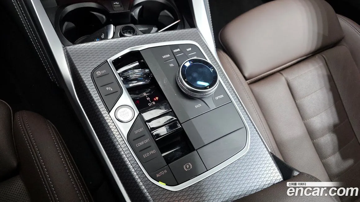 BMW i4 — фото 9