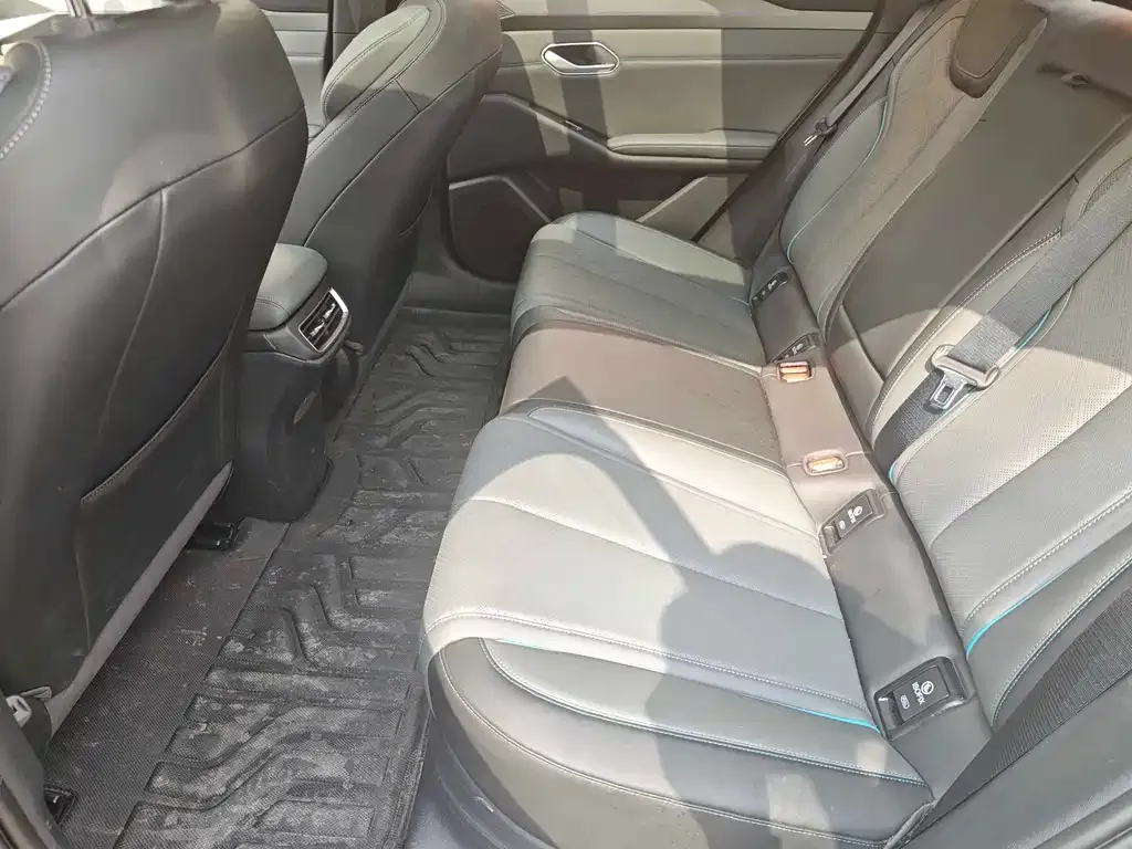 BYD Qin L — фото 10