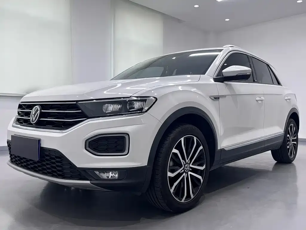 Volkswagen T-Roc — фото 1