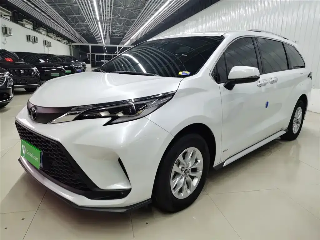 Toyota Granvia — фото 2