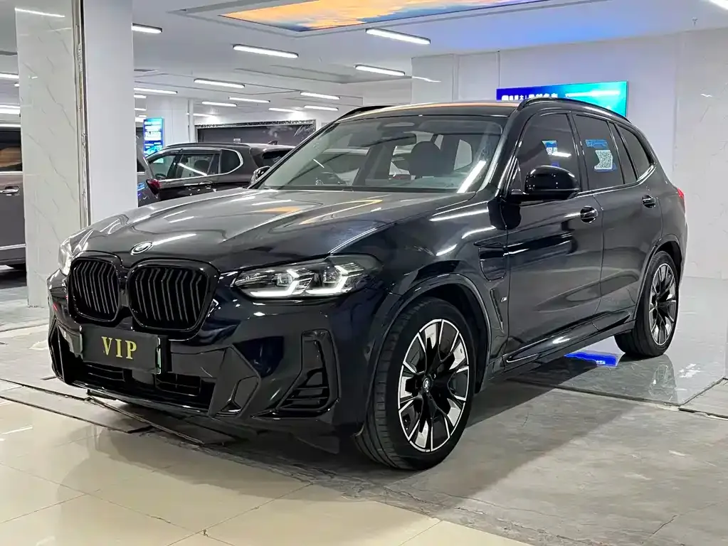 BMW iX3 — фото 1