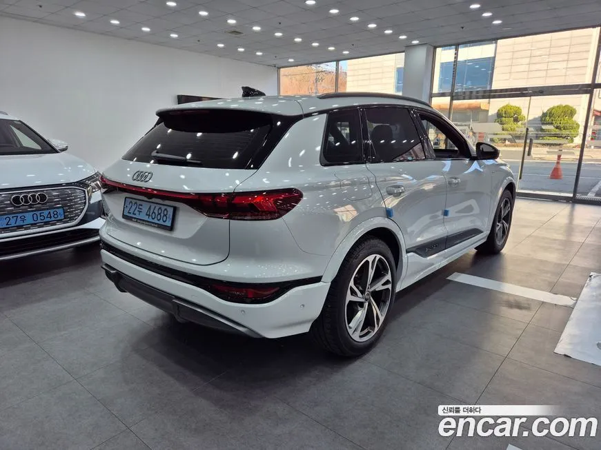 Audi Q6 e-tron — фото 2