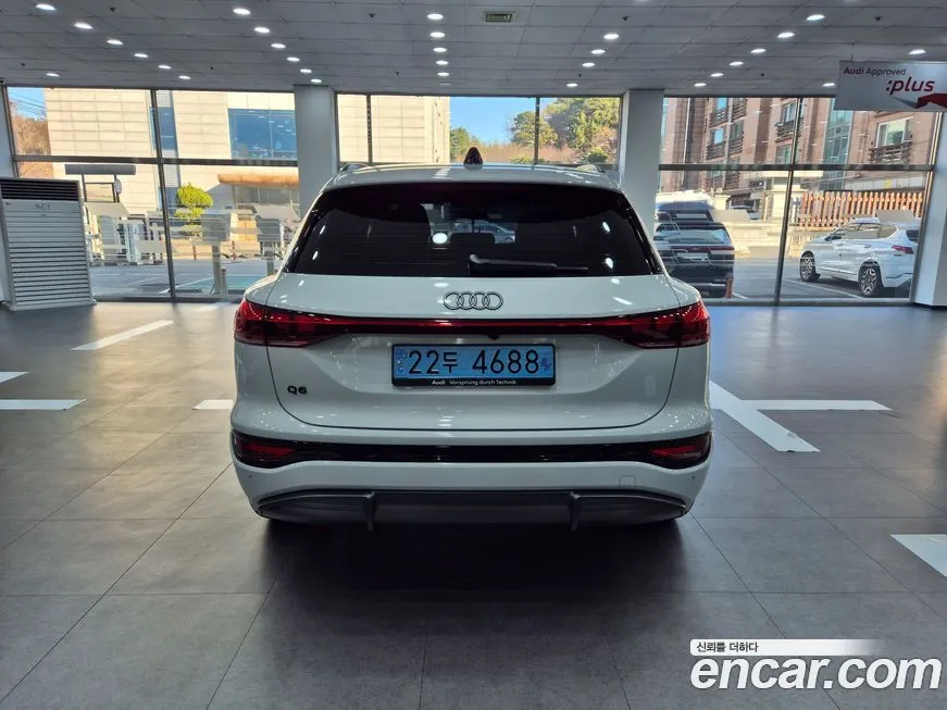 Audi Q6 e-tron — фото 4