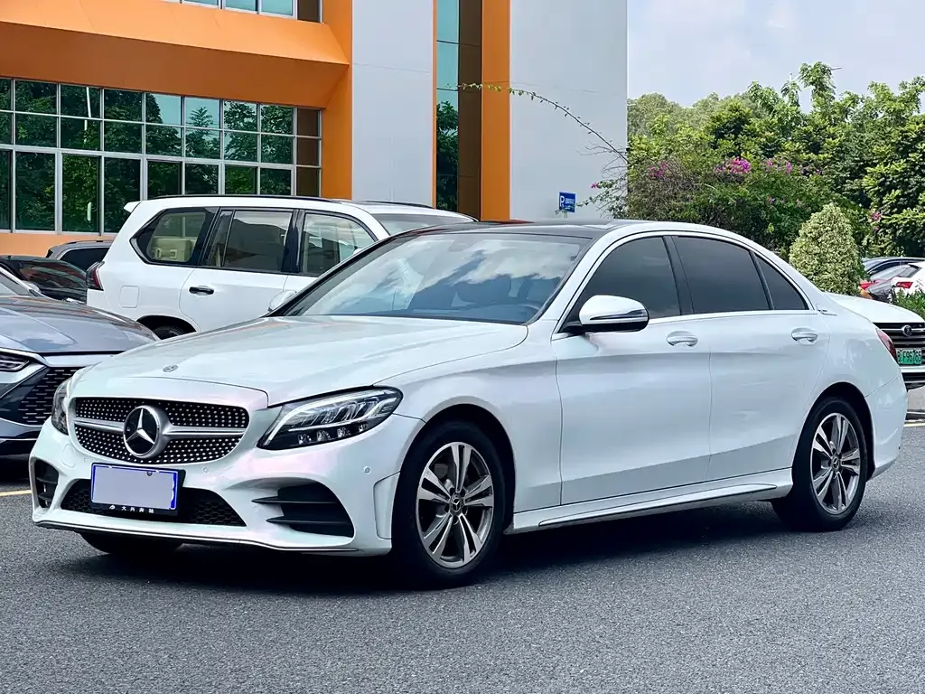 Mercedes-Benz C-Class — фото 1