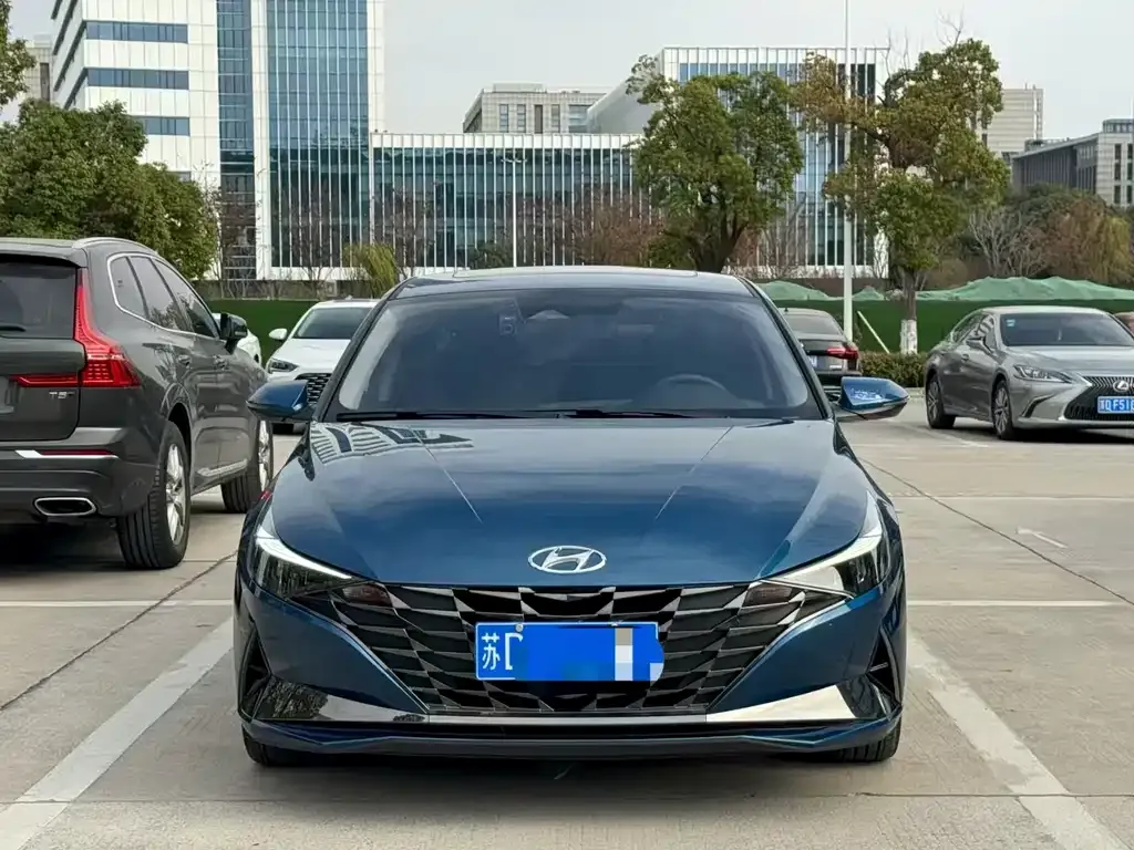 Hyundai Elantra — фото 2