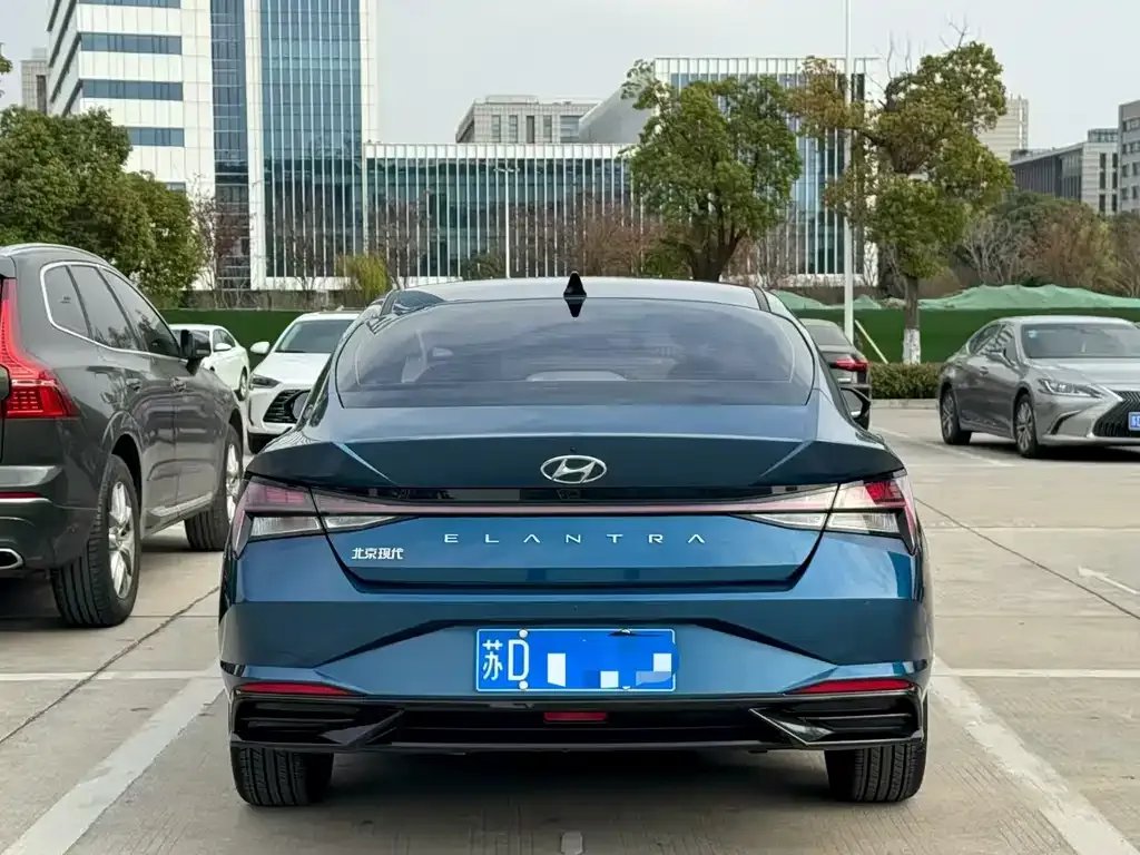 Hyundai Elantra — фото 8