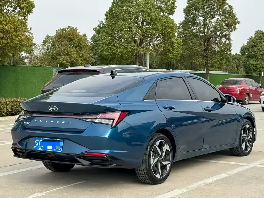 Hyundai Elantra — фото 9