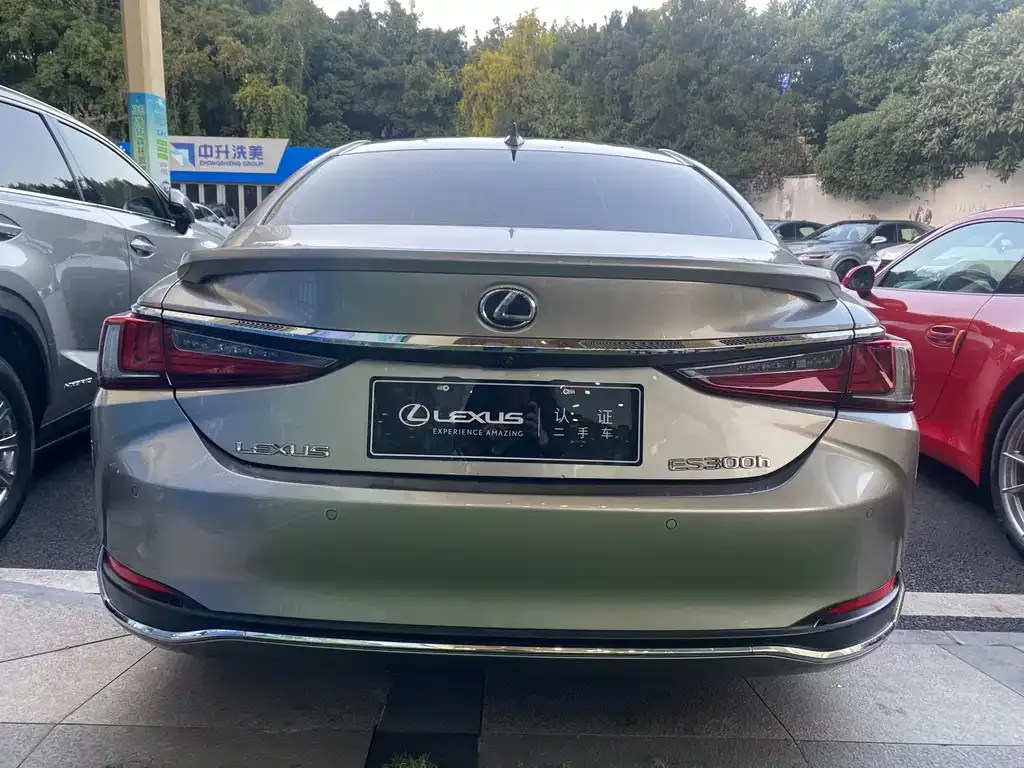 Lexus ES — фото 9