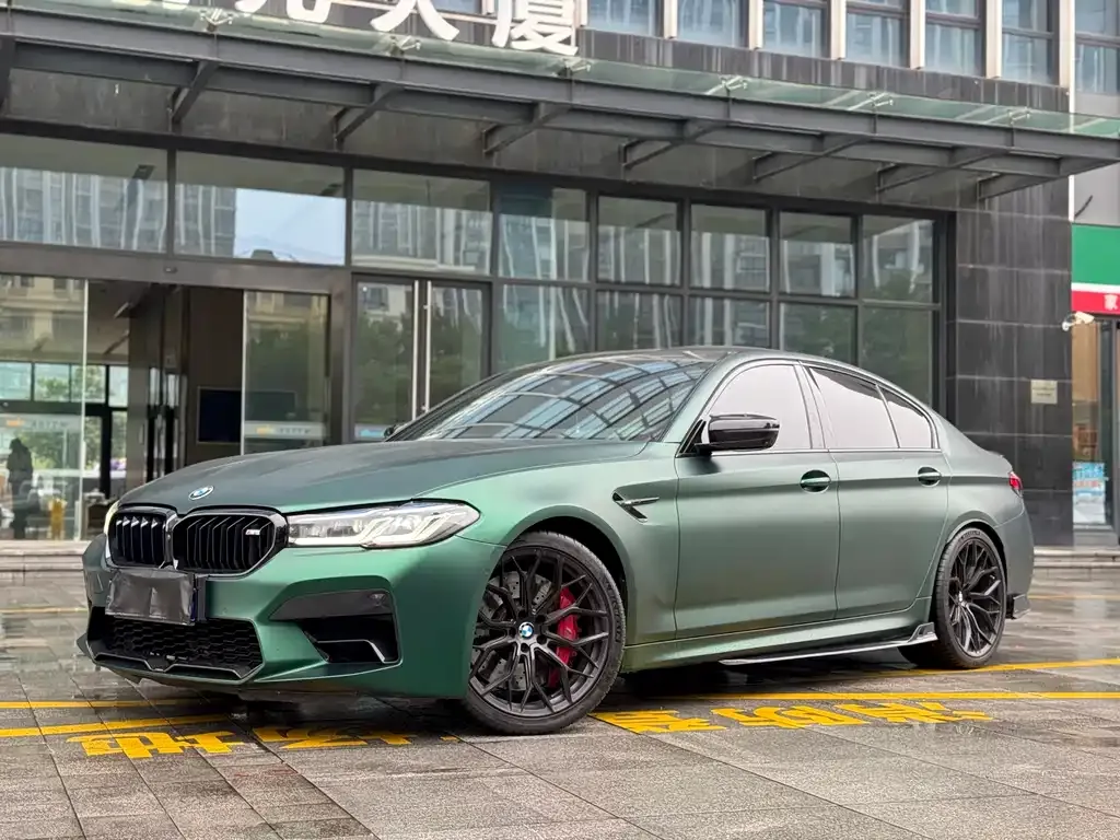 BMW M5 — фото 1