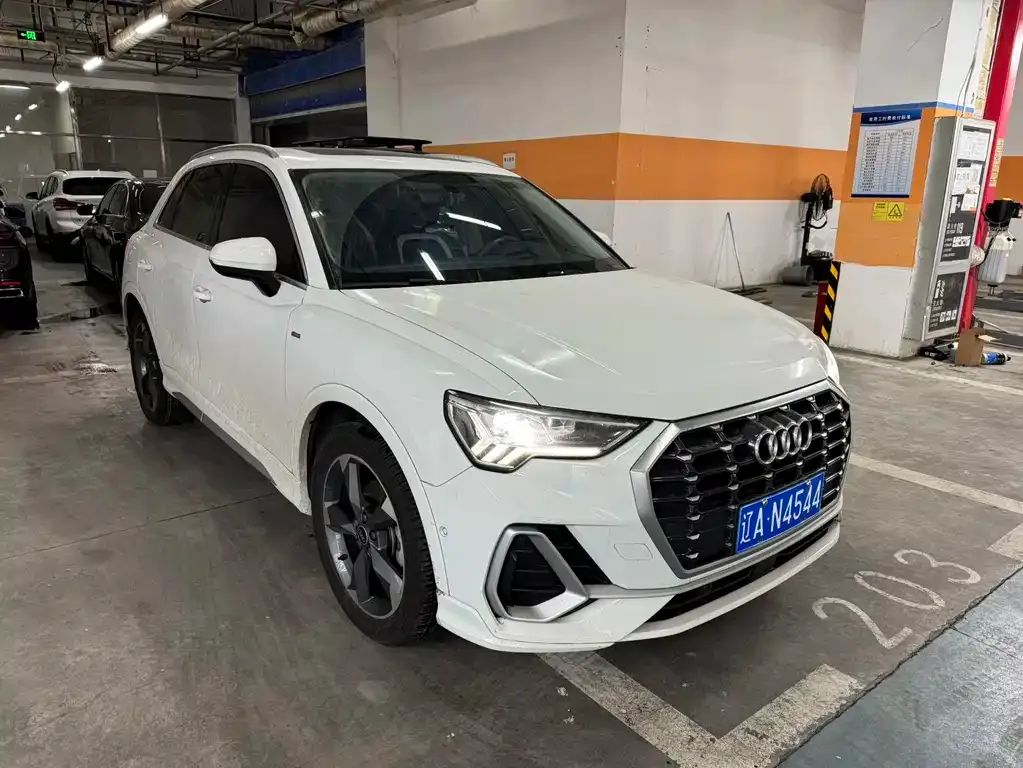Audi Q3 — фото 10