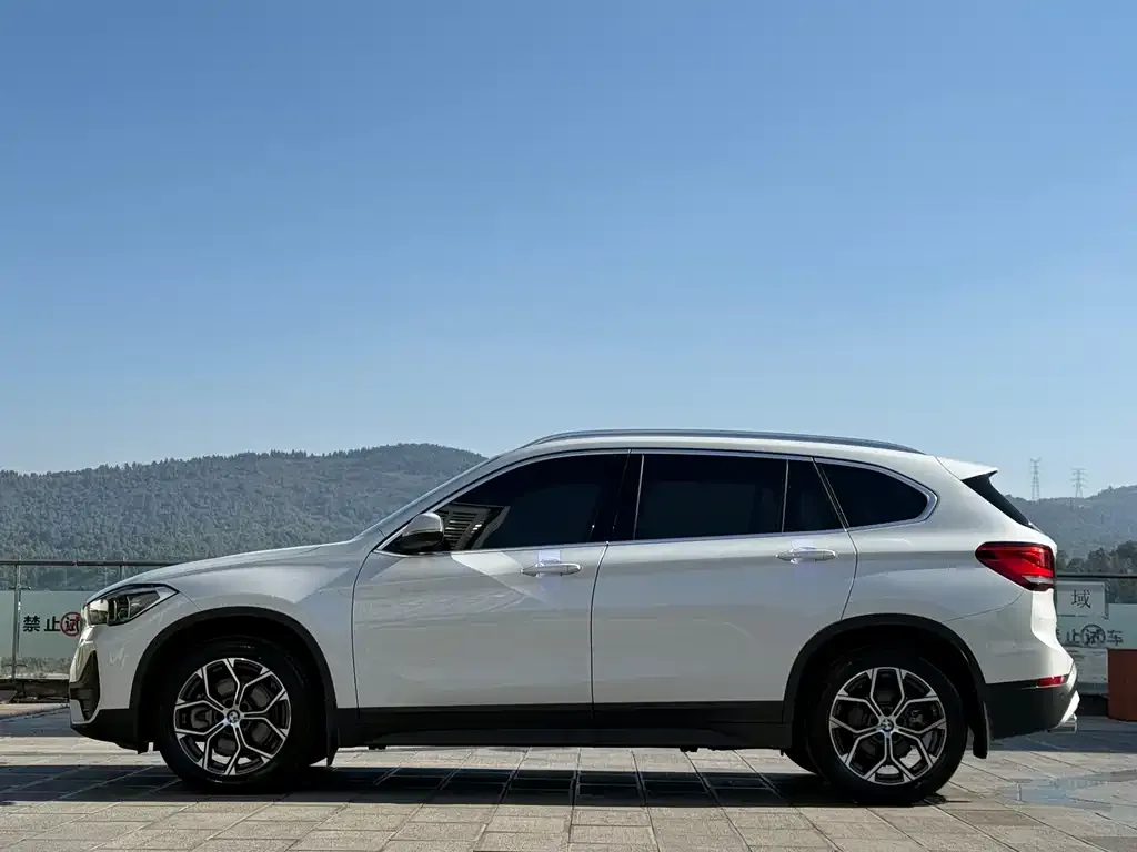 BMW X1 — фото 10