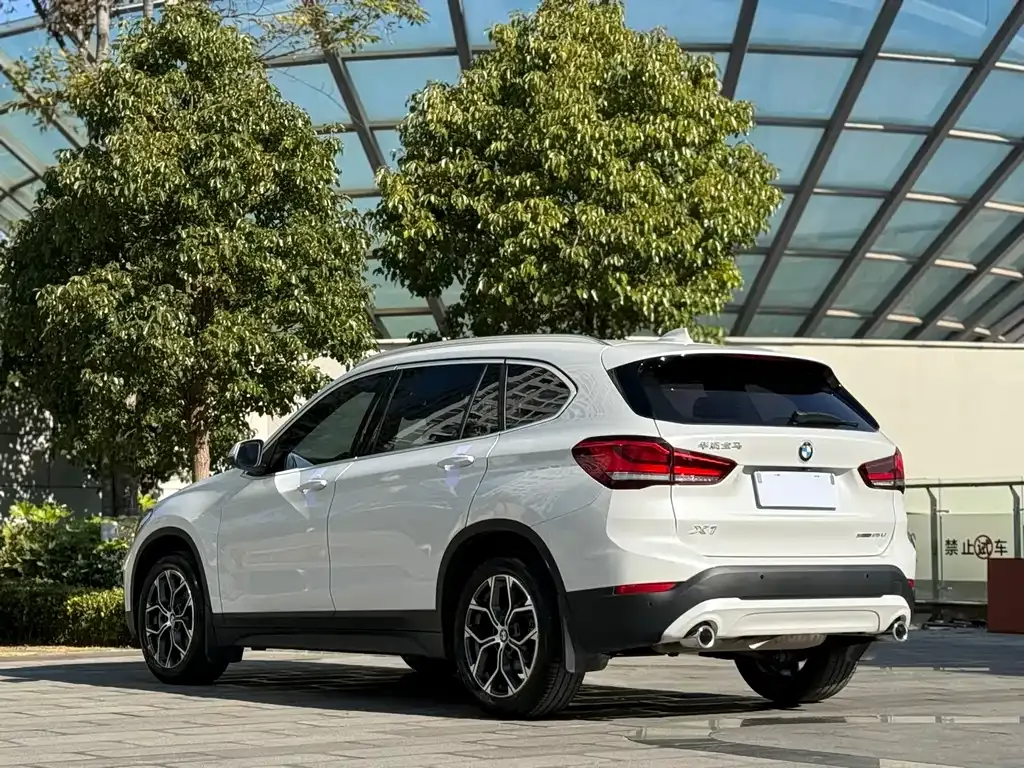 BMW X1 — фото 9