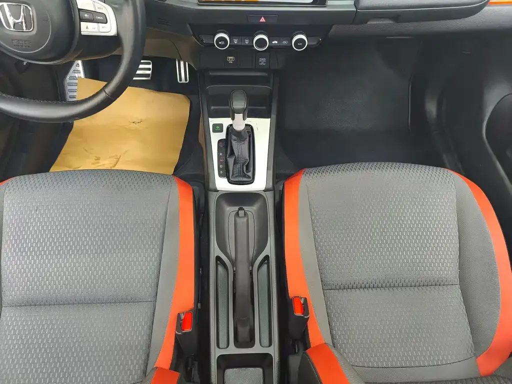 Honda Fit — фото 5