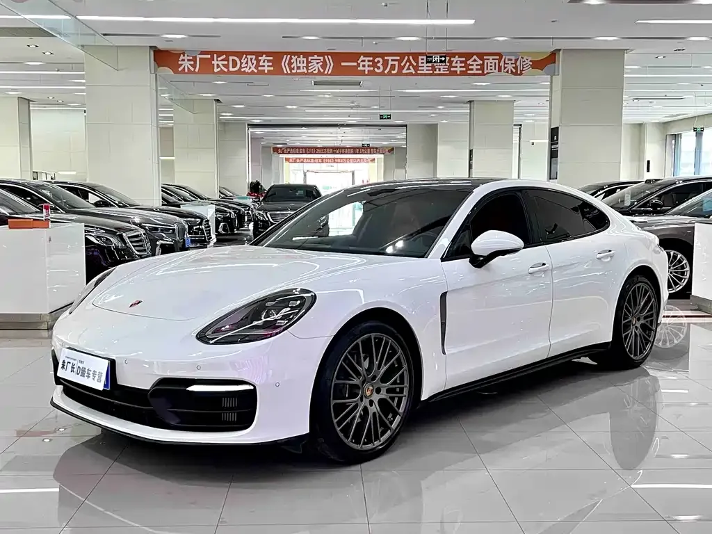 Porsche Panamera — фото 1
