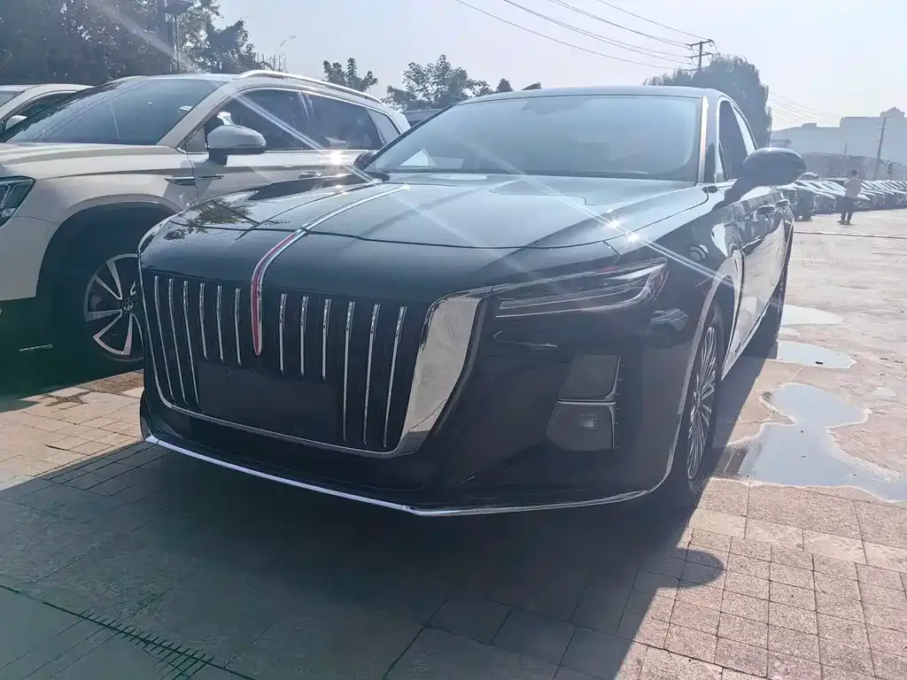 Hongqi H5 — фото 1