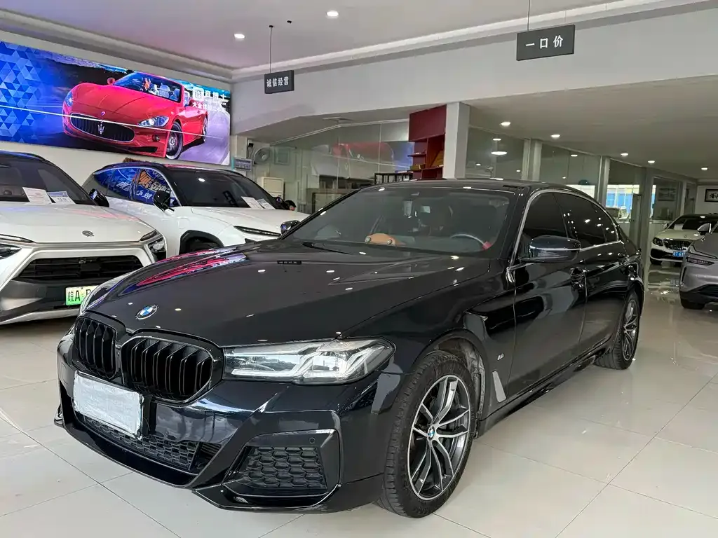 BMW 5 Series — фото 1