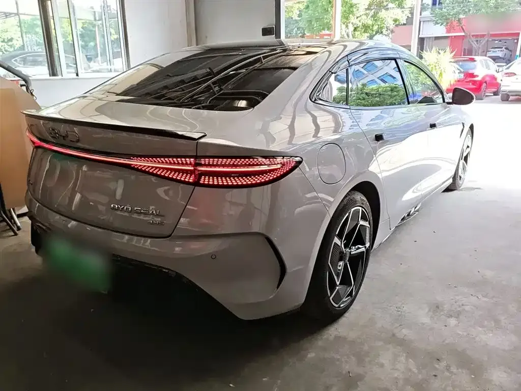 BYD Seal — фото 7