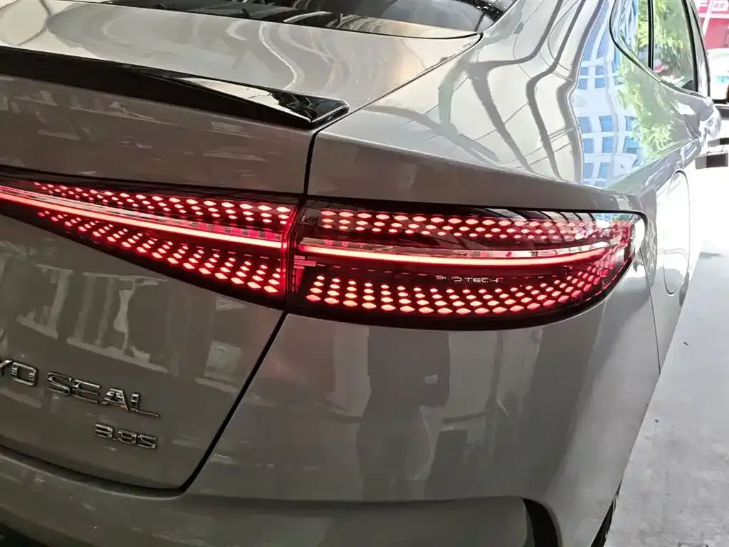 BYD Seal — фото 8