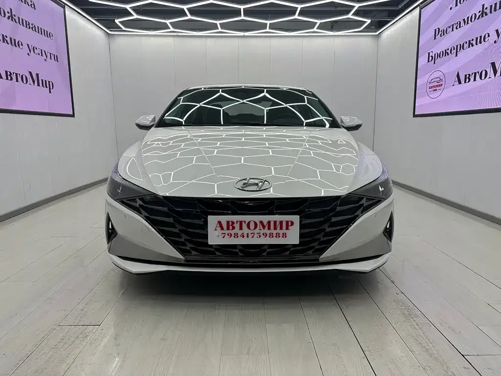 Hyundai Elantra — фото 2