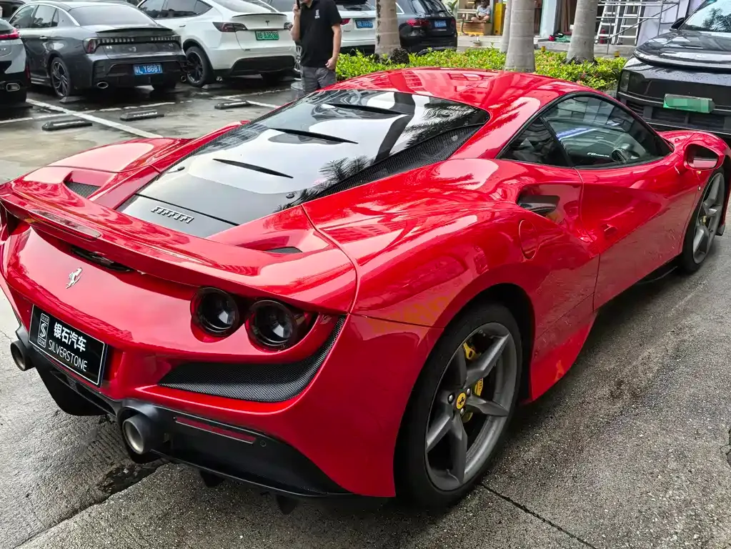 Ferrari F8 — фото 7