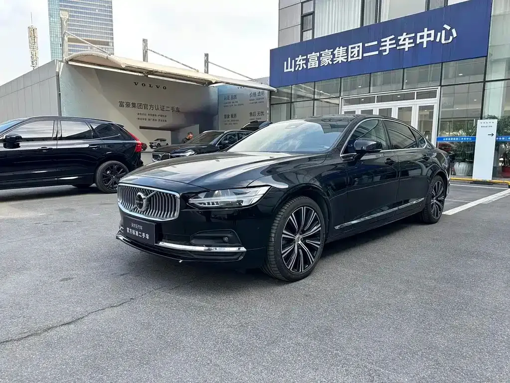Volvo S90 — фото 1