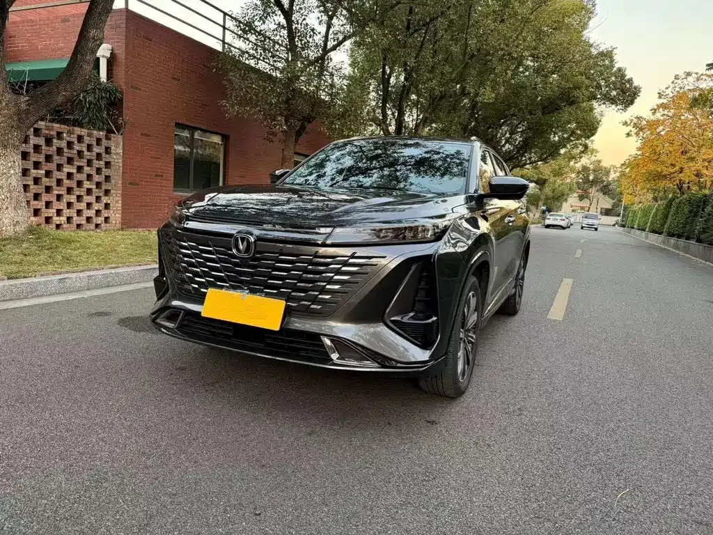 Changan CS75PLUS — фото 1