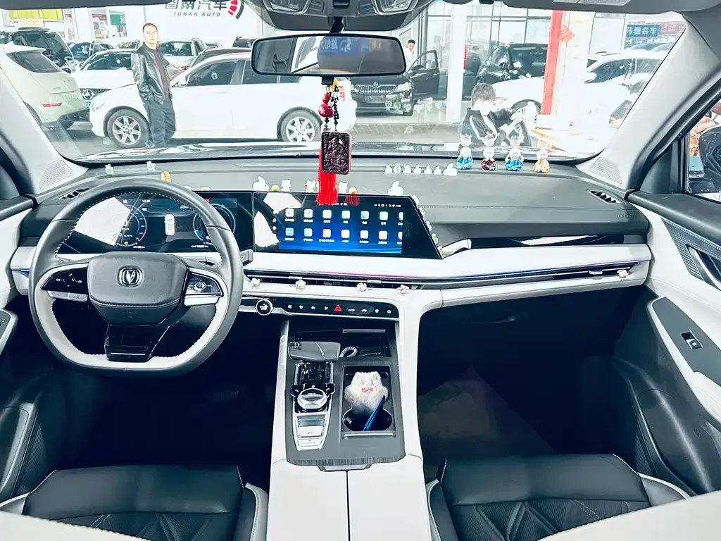 Changan CS75PLUS — фото 7