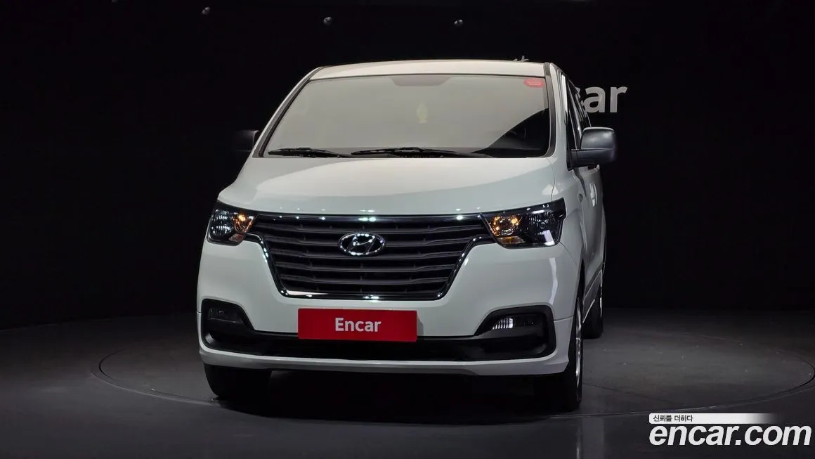 Hyundai Starex — фото 3