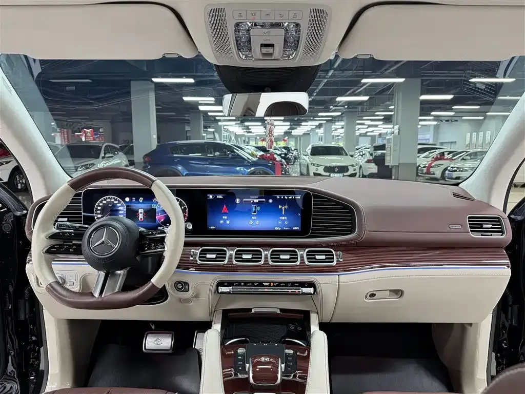 Mercedes-Benz GLS — фото 4
