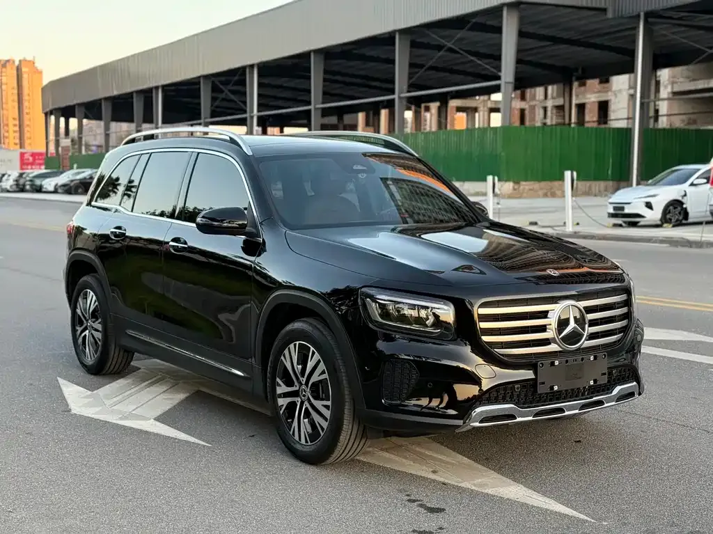 Mercedes-Benz GLB — фото 3