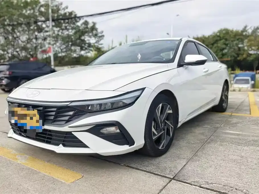 Hyundai Elantra — фото 6