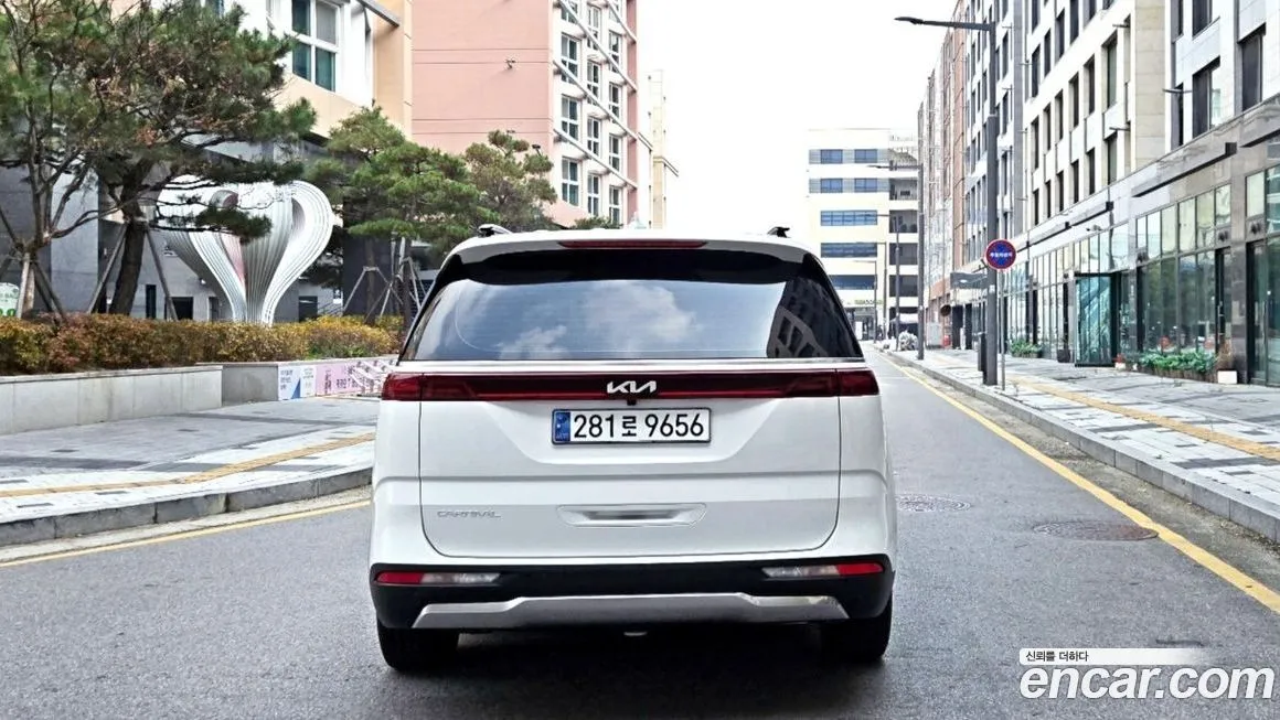 Kia Carnival — фото 4