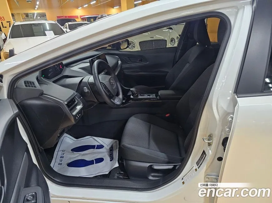 Toyota Prius — фото 7