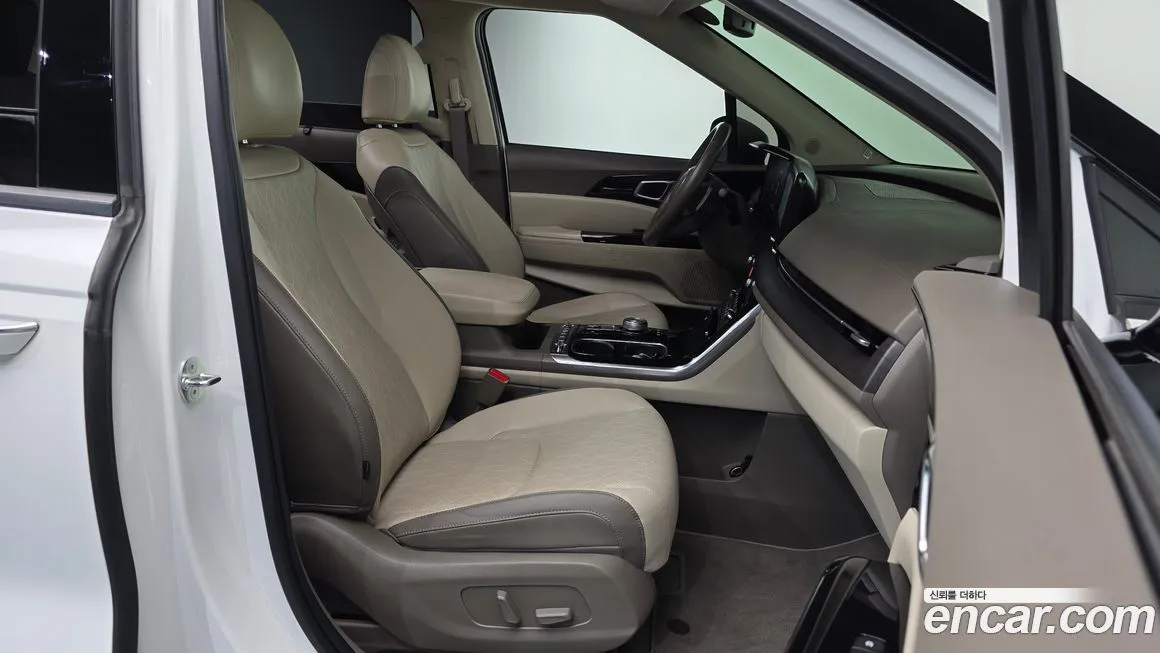 Kia Carnival — фото 10