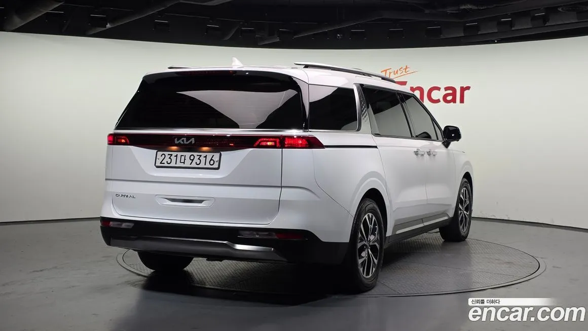 Kia Carnival — фото 2