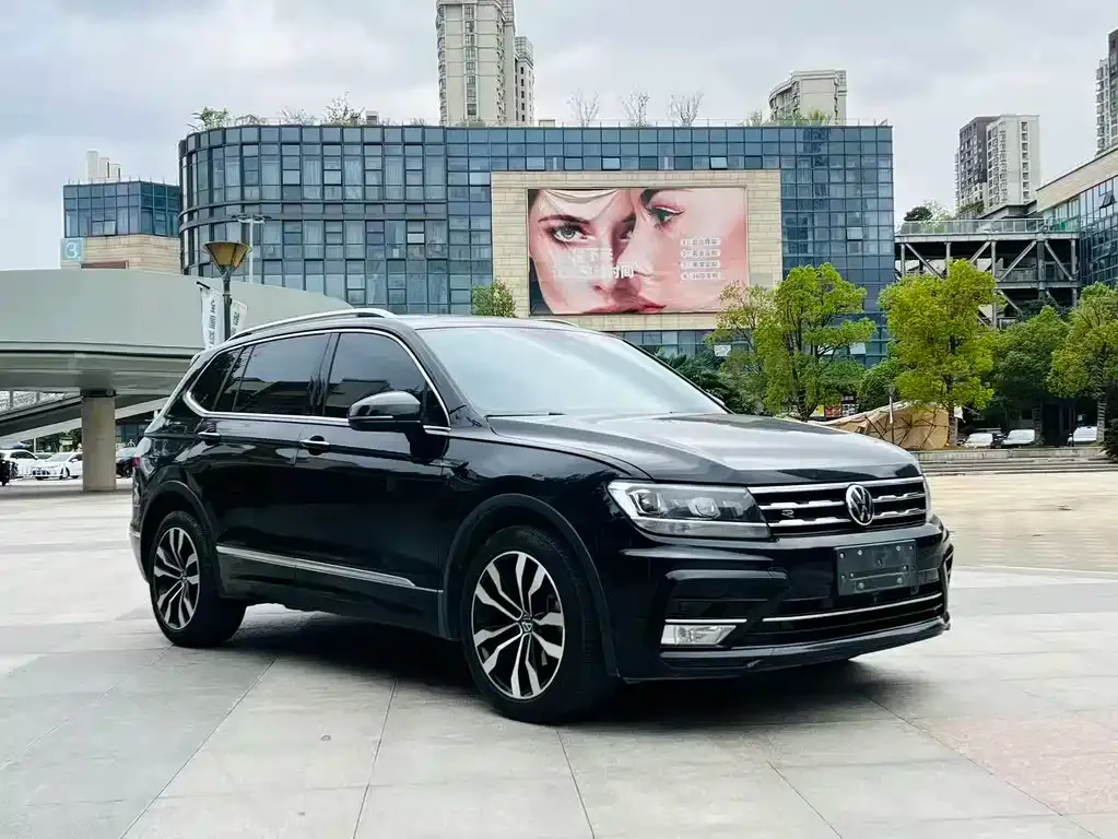 Volkswagen Tiguan L — фото 3