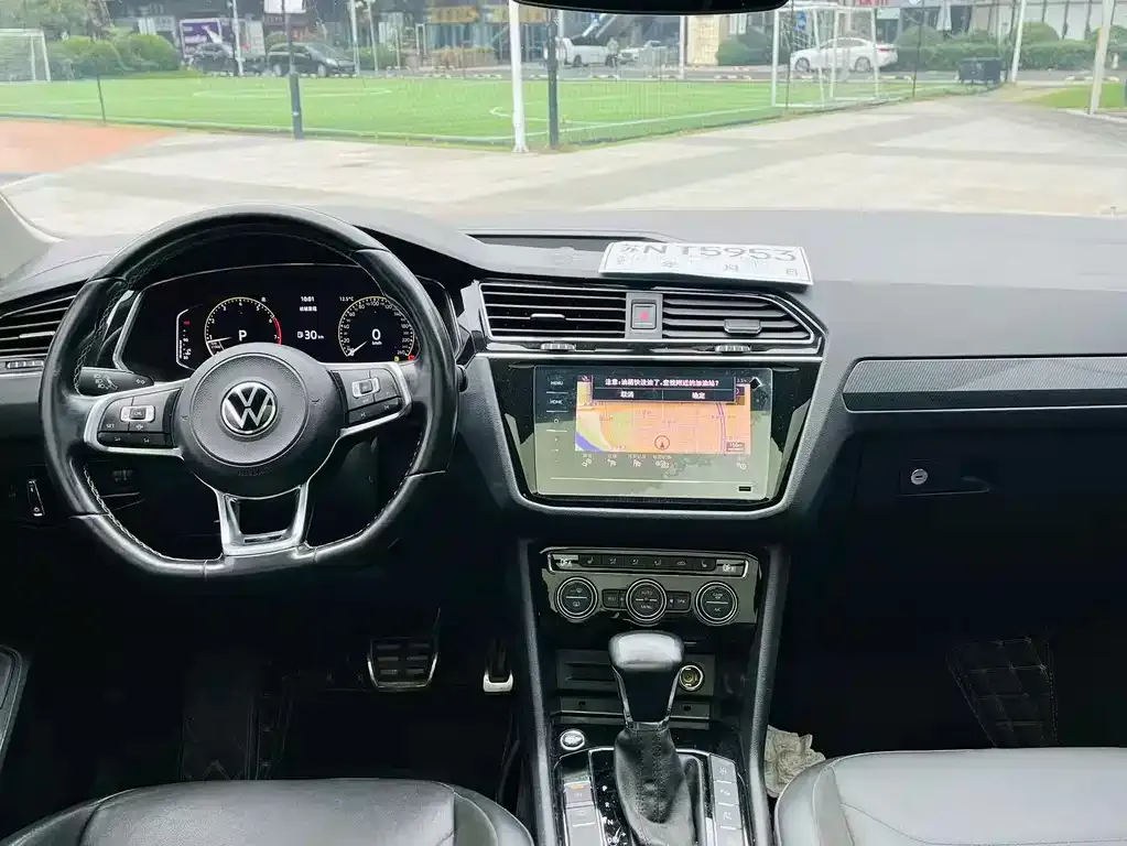 Volkswagen Tiguan L — фото 5