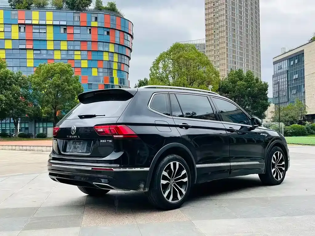 Volkswagen Tiguan L — фото 7