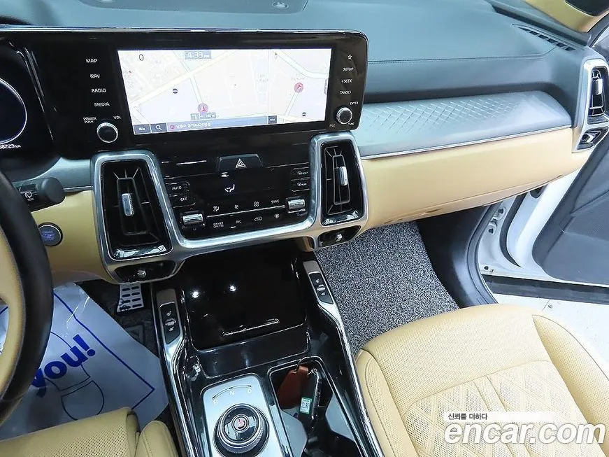 Kia Sorento — фото 9