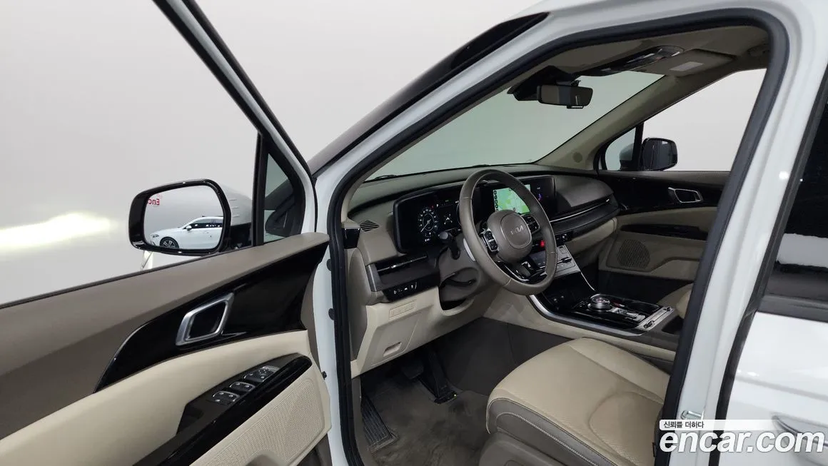 Kia Carnival — фото 10