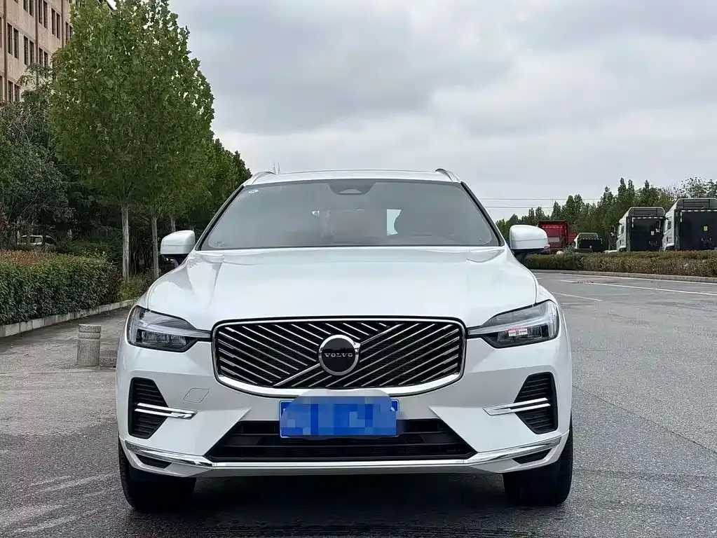 Volvo XC60 — фото 2
