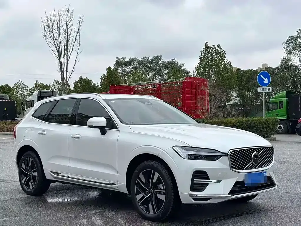 Volvo XC60 — фото 3