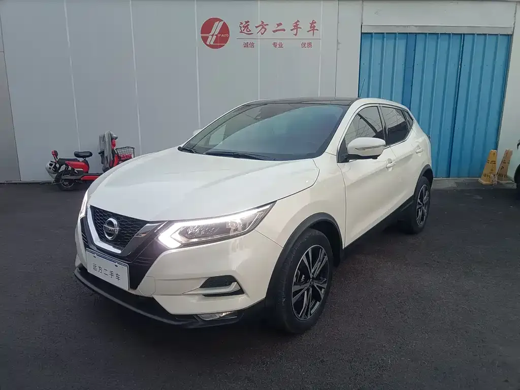 Nissan Qashqai — фото 1