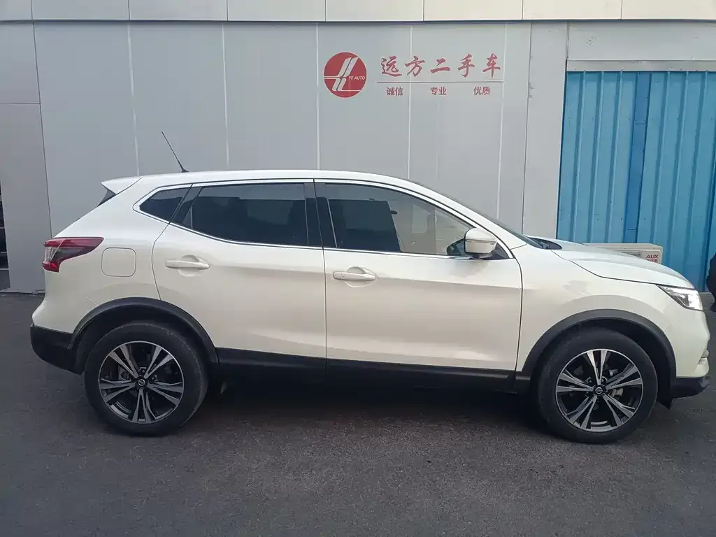 Nissan Qashqai — фото 4
