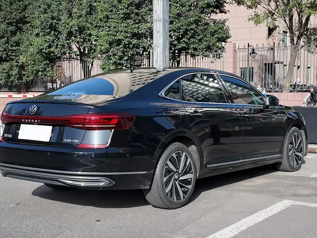 Volkswagen Passat — фото 4