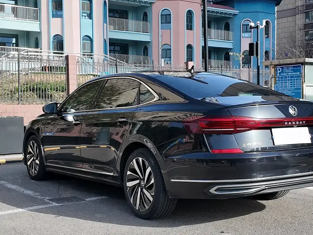 Volkswagen Passat — фото 6