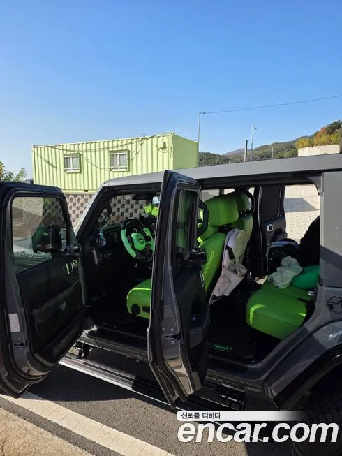 Jeep Wrangler — фото 10